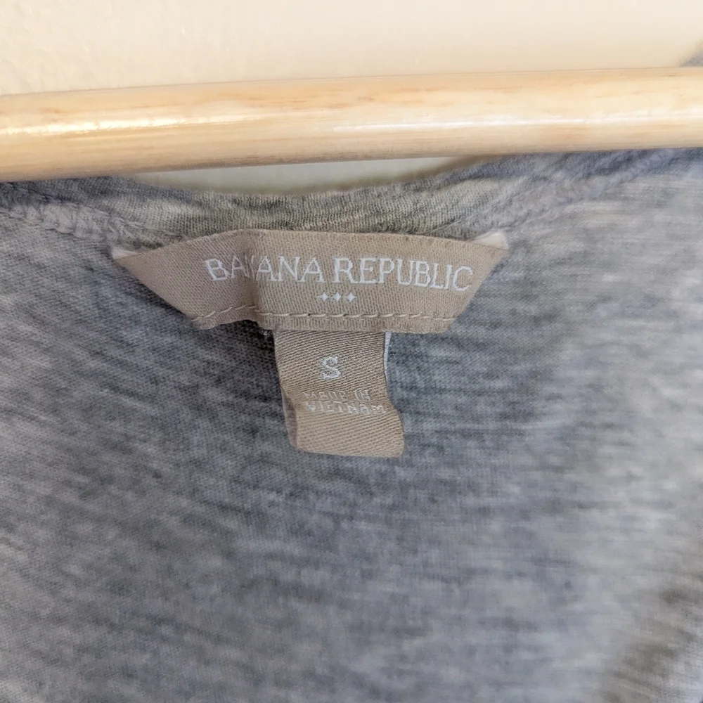 Banana Republic Heathered Grey Tank - Picture 3 of 3